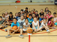 École Municipale des Sports, équipe de jeunes dans un gymnase